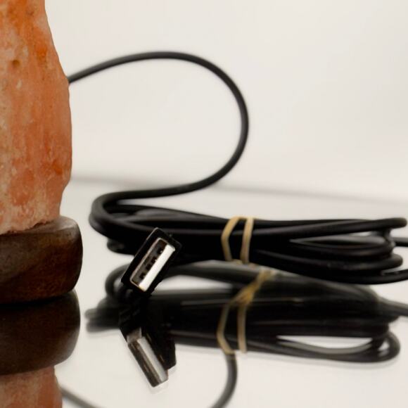 Himalayan Salt Lamp With Color Changing LED (Tested) - 5H x 4W x 4L - Picture 2 of 8